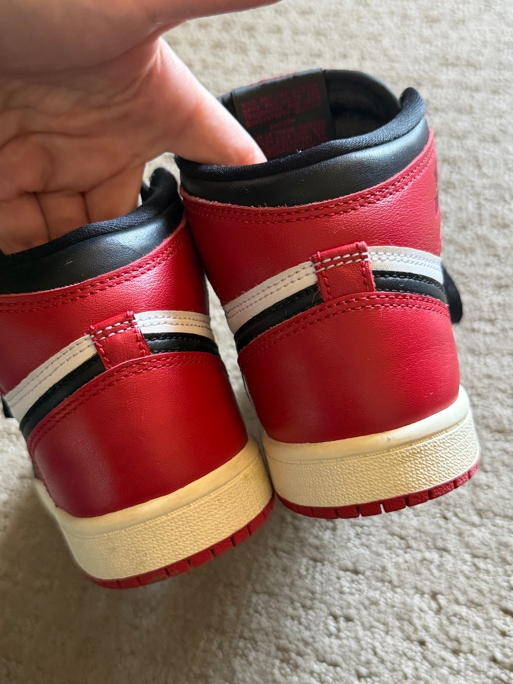 Kids Air Jordan Retro 1 High OG - Picture 5 of 7